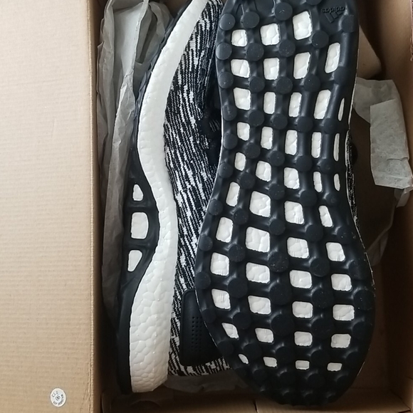 Adidas Pureboost Running Shoe Mens Size 11 - Picture 2 of 3